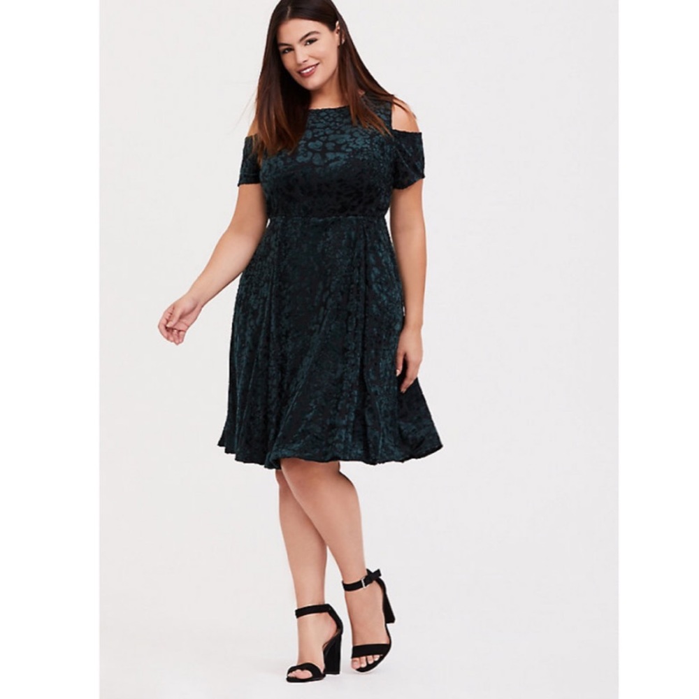 Torrid Green Velvet Leopard Burnout Cold Shoulder